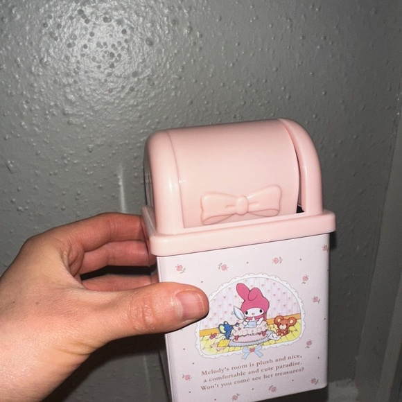 Sanrio Pink My Melody and Hello Kitty Mini Figure Display Set - Picture 2 of 2